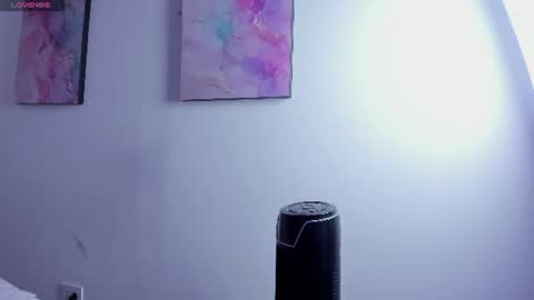 Snapshot of melodiroux_ chatting on 07/17/26, 12:45 Melodi online show from 07/17/26, 12:45