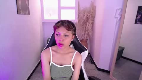 Snapshot of melody701583as chatting on 01/15/26, 12:32 melody701583as online show from 01/15/26, 12:32