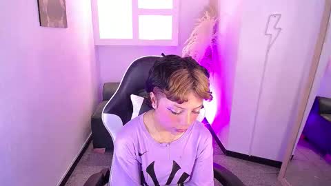 Snapshot of melody701583as chatting on 02/04/26, 01:17 melody701583as online show from 02/04/26, 01:17