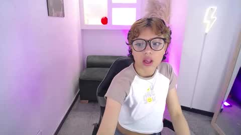 Snapshot of melody701583as chatting on 02/19/26, 12:34 melody701583as online show from 02/19/26, 12:34