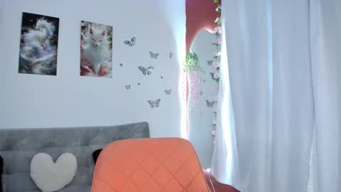 melody_cute10 online show from 02/19/26, 02:13