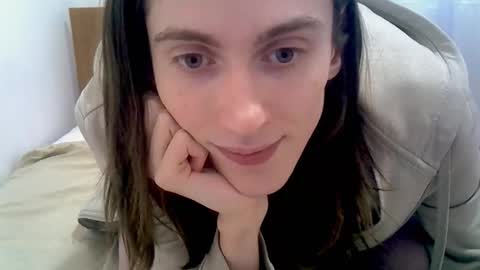 Snapshot of melody_gepards chatting on 01/18/26, 03:27 Melody online show from 01/18/26, 03:27