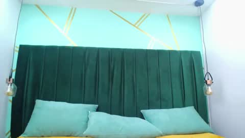 melody_kener online show from 02/21/25, 02:50