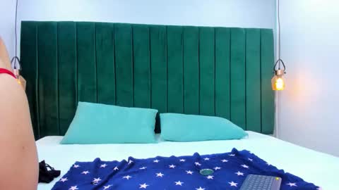 melody_kener online show from 11/26/25, 08:54