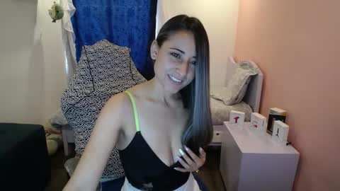 Snapshot of melody_sofia1 chatting on 01/17/25, 08:00 Melody online show from 01/17/25, 08:00