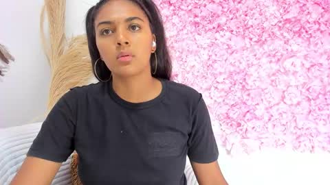 Melody online show from 02/15/26, 09:22