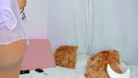 Snapshot of melodymoore_ chatting on 04/19/26, 11:07 Melody online show from 04/19/26, 11:07