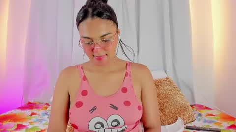 Snapshot of melodymoore_ chatting on 07/11/26, 01:30 Melody online show from 07/11/26, 01:30