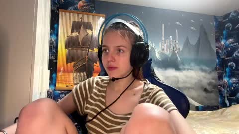 Hi Im Aria 18 years old online show from 04/09/26, 02:33