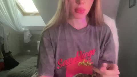 Melodie Sweet online show from 02/03/26, 02:55