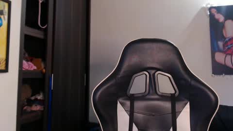 mely online show from 03/02/25, 11:39