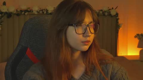 Mia online show from 10/08/25, 03:20