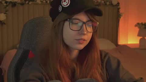 Mia online show from 10/09/25, 03:43