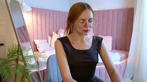 memymee_ online show from 06/25/26, 01:38