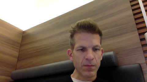 Andres online show from 10/26/25, 12:22