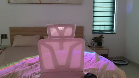 Snapshot of mencialo chatting on 05/30/26, 12:52 Mencialo online show from 05/30/26, 12:52