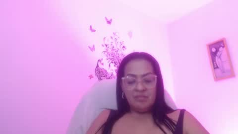 Snapshot of menfismuller1 chatting on 02/25/25, 04:24 menfismuller online show from 02/25/25, 04:24