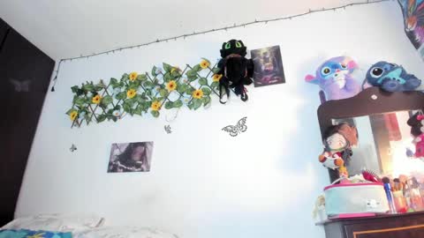 Snapshot of mensia_hernandez chatting on 06/03/26, 02:33 Princess Mensia online show from 06/03/26, 02:33