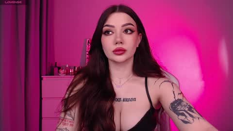 Snapshot of meow__baby chatting on 01/16/25, 06:37 Amy Meow online show from 01/16/25, 06:37