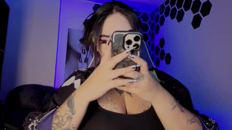 Snapshot of meow_boo chatting on 02/27/26, 05:13 Aruz online show from 02/27/26, 05:13