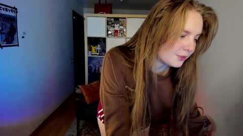 Flora  Next stream November 17th at 6  GMT online show from 05/12/26, 04:09