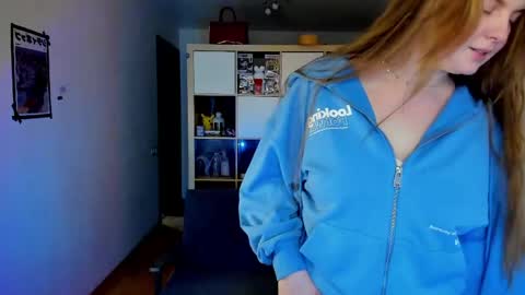 Flora  Next stream November 17th at 6  GMT online show from 06/01/26, 04:36
