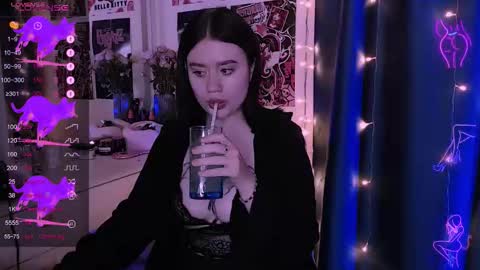 Snapshot of meow_marie chatting on 10/28/25, 10:12 meow marie online show from 10/28/25, 10:12