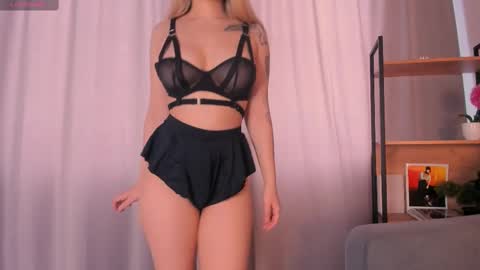 Snapshot of meow_rinnie chatting on 02/13/25, 08:06 My links --- online show from 02/13/25, 08:06