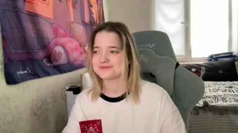 Snapshot of meowki4 chatting on 01/01/25, 09:28 meowme online show from 01/01/25, 09:28