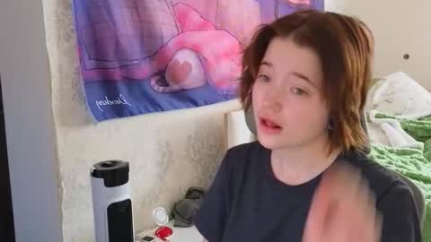 Snapshot of meowki4 chatting on 10/06/25, 04:32 meowme online show from 10/06/25, 04:32