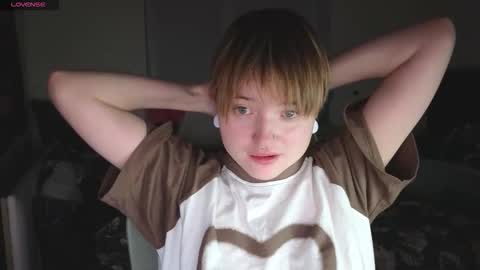 Snapshot of meowki4 chatting on 12/15/25, 06:34 meowme online show from 12/15/25, 06:34