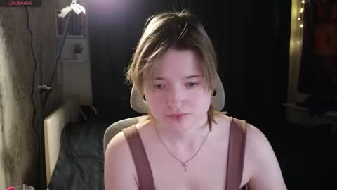 Snapshot of meowki4 chatting on 02/24/26, 04:27 meowme online show from 02/24/26, 04:27