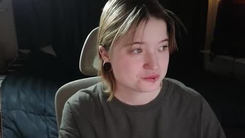 Snapshot of meowki4 chatting on 02/28/26, 02:12 meowme online show from 02/28/26, 02:12