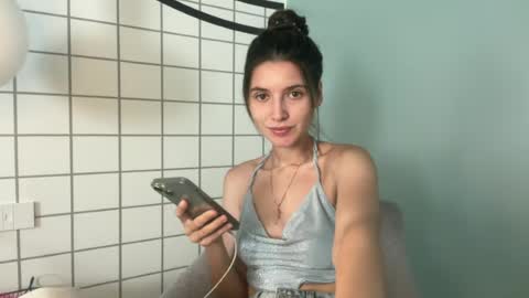 Snapshot of meralynn chatting on 06/24/26, 08:57 LEVA online show from 06/24/26, 08:57