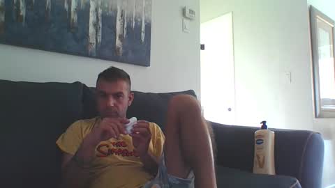 Mercedes190d online show from 11/30/25, 02:21