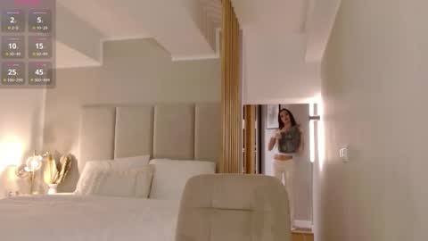 Mercedesss  online show from 11/17/25, 04:13