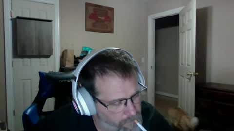 Snapshot of mercer1977 chatting on 06/22/26, 11:51 mercer1977 online show from 06/22/26, 11:51