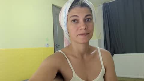 Miss Helena online show from 09/24/25, 02:20