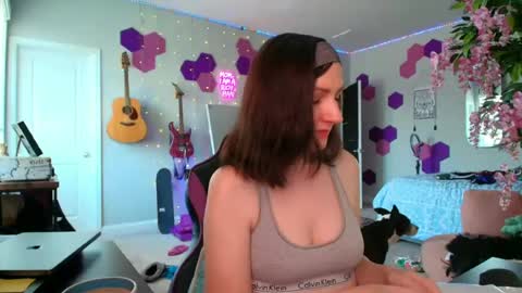 Meredith Bae online show from 07/06/26, 06:32
