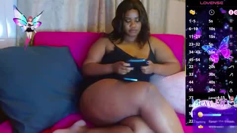 Snapshot of mereleona chatting on 02/17/26, 03:36 Mereleona online show from 02/17/26, 03:36