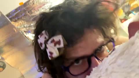 Snapshot of merelyalover chatting on 12/27/24, 03:59 gurlnips online show from 12/27/24, 03:59