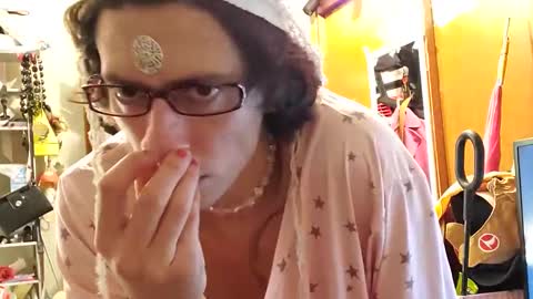 Snapshot of merelyalover chatting on 01/06/25, 02:26 gurlnips online show from 01/06/25, 02:26