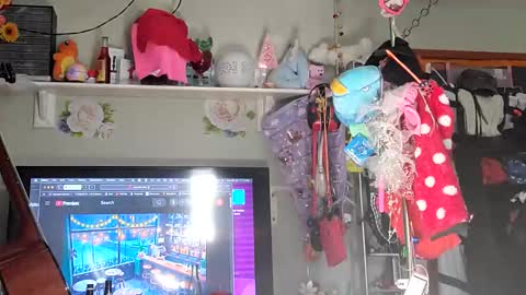 Snapshot of merelyalover chatting on 01/28/25, 07:10 gurlnips online show from 01/28/25, 07:10