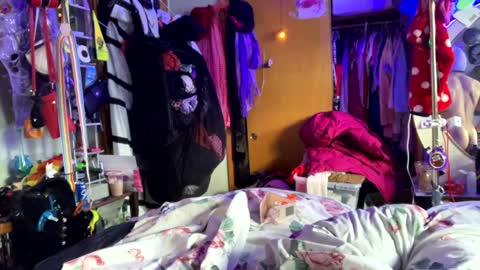 Snapshot of merelyalover chatting on 02/03/25, 12:47 gurlnips online show from 02/03/25, 12:47