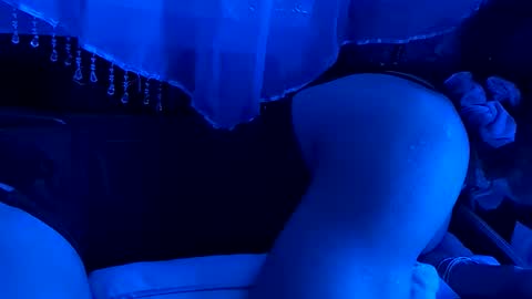 Snapshot of merelyalover chatting on 10/30/25, 02:18 gurlnips online show from 10/30/25, 02:18