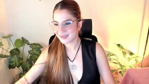 laura 3 i am independent model online show from 09/28/25, 02:28