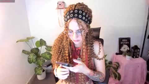 laura 3 i am independent model online show from 11/11/25, 02:55