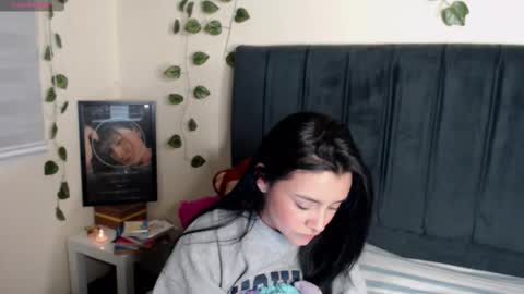 Merilyn  online show from 09/19/25, 03:30