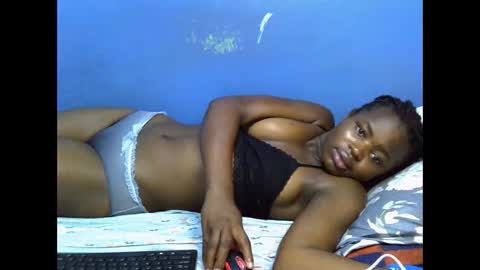 merlin_queen online show from 12/19/25, 05:53