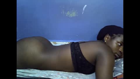 merlin_queen online show from 12/22/25, 07:05